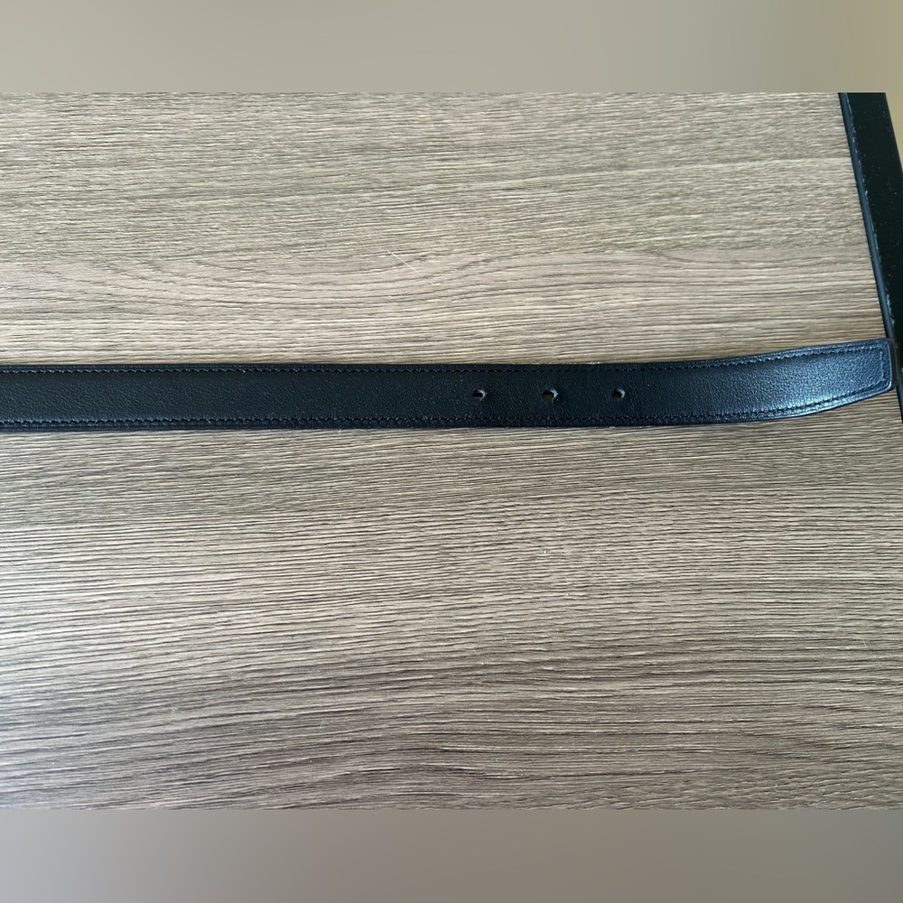 Hermes 24mm Noir / Gold Reversible Leather Belt Silver H
Buckle, Size 90 - Picture 14 of 17